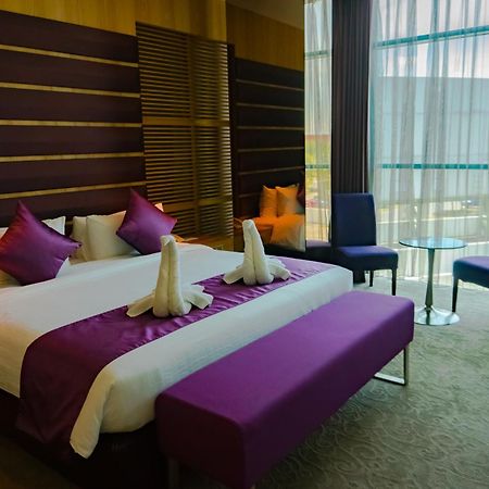 Greens Hotel & Suites Bintulu Kültér fotó