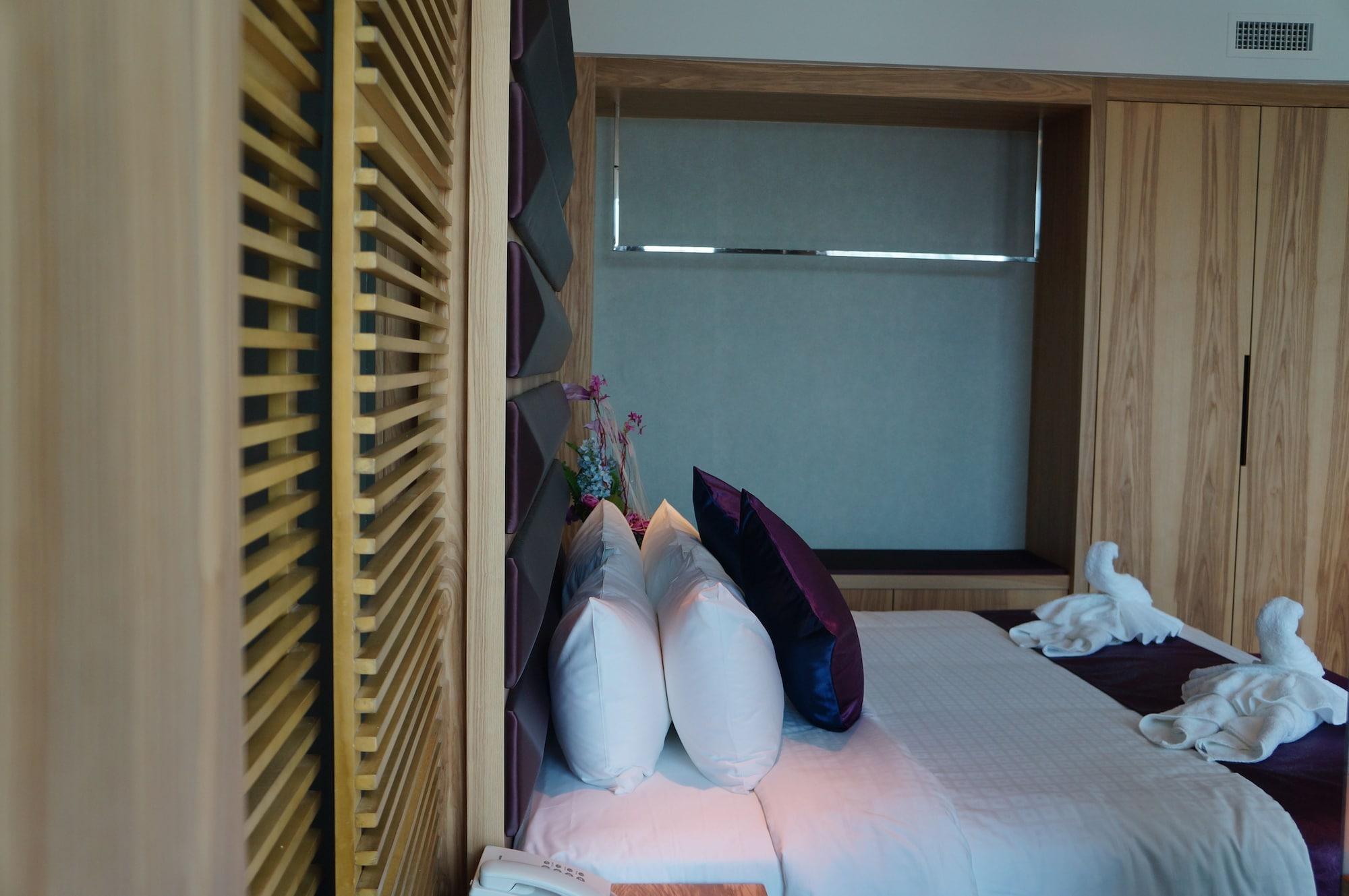 Greens Hotel & Suites Bintulu Kültér fotó