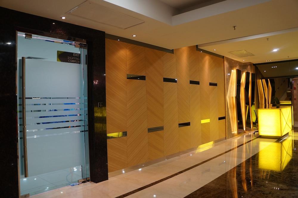 Greens Hotel & Suites Bintulu Kültér fotó