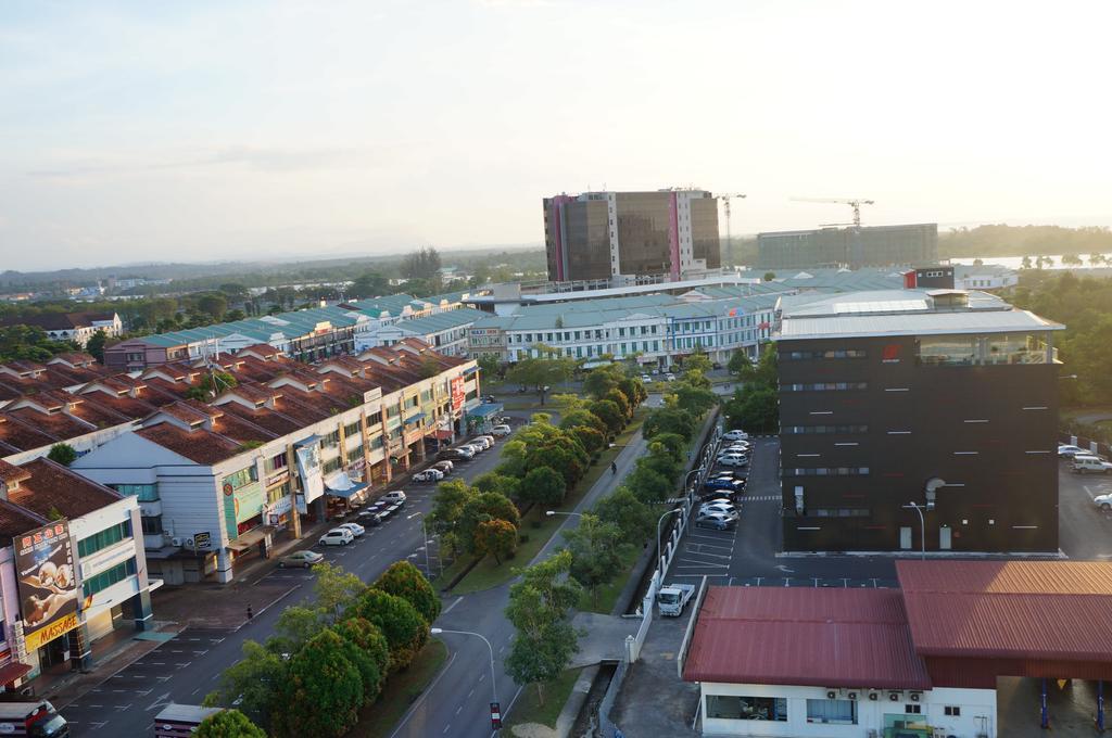 Greens Hotel & Suites Bintulu Kültér fotó